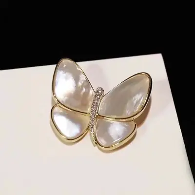 Pearl-Enriched Butterfly Brooch with Diamond Details