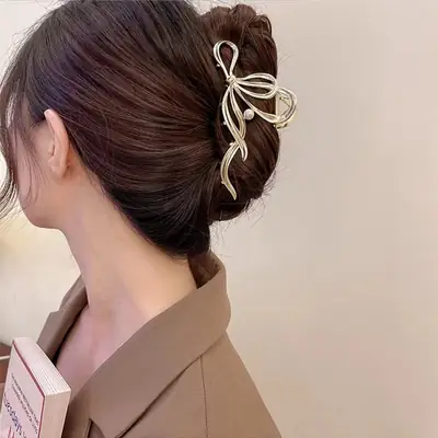 Elegant Gold Bow Hairpin for Women Summer 2023