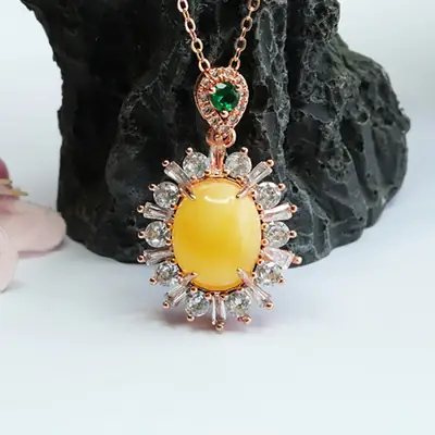 Guan Yu Yellow Amber Necklace with Crystal Set