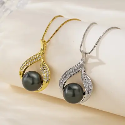 Black Pearl Tahitian Pearl Pendant with Zircon Beading