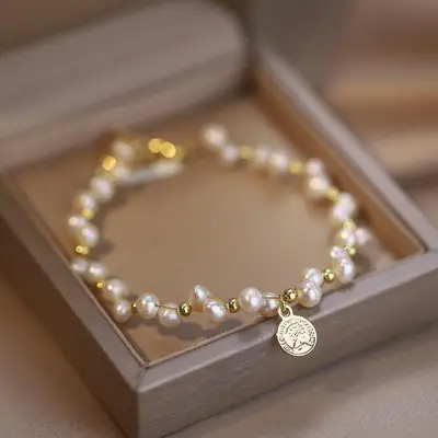 Korean Style Pearl Bracelet with Portrait Pendant for Girls