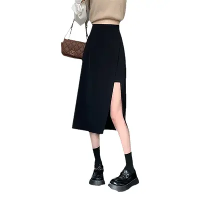 Black Hip-Covering Skirt with Slit for Women
