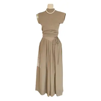 Spring 2023 Gentle Linen Strap Culottes Set