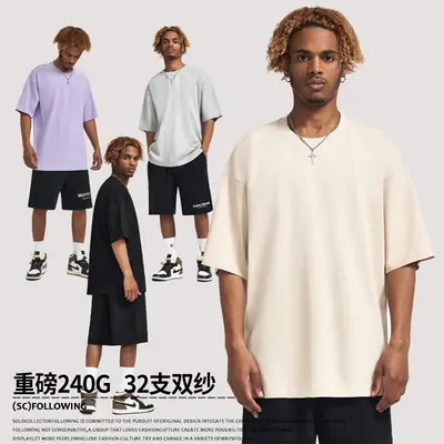 Men Green Cotton Round Neck T-Shirt 240G