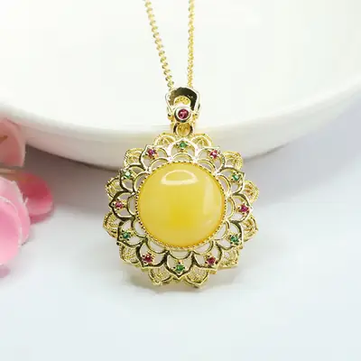 Guan Yu Yellow Honey Amber Sunflower Necklace