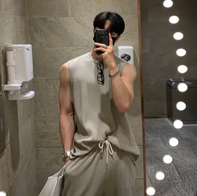 Men's Sleeveless T-Shirt Vest & Pleated Waistcoat Suit Brown