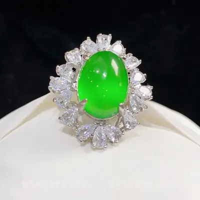 Green Chalcedony Ring with Ice Sun Design