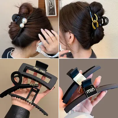 Oversized Black Frosted Shark Hairpin for Women 13cm