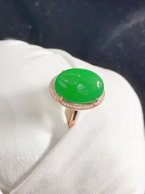 Green Inlaid Electroplated 18K Rose Gold Ring
