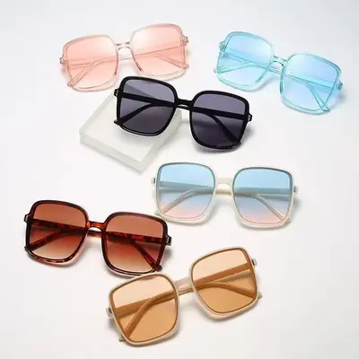 Women's Square Sunglasses with Tortoise Shell Frames