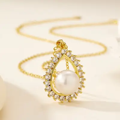 European & American Women's Pearl Pendant Set with Zircon