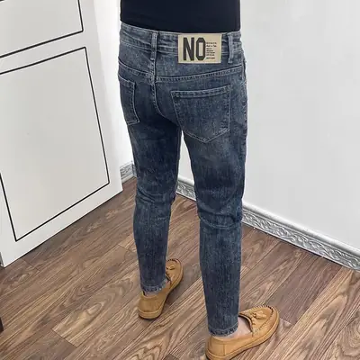 Men Blue Slim Fit Jeans with Cat Whisk Patch
