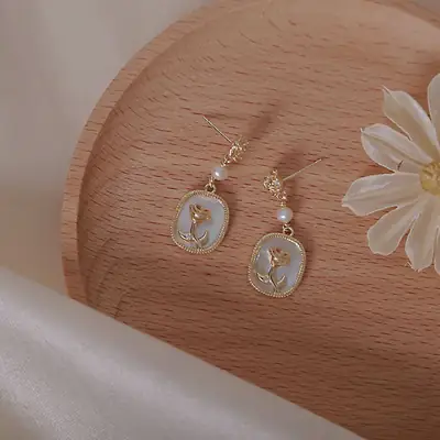 Vintage Pearl Earrings Hong Kong Style Fritillary Inlay Gold