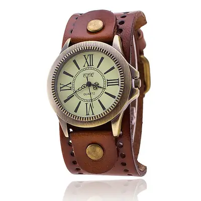 Retro Green Strap Quartz Watch with Bronze Roman Font