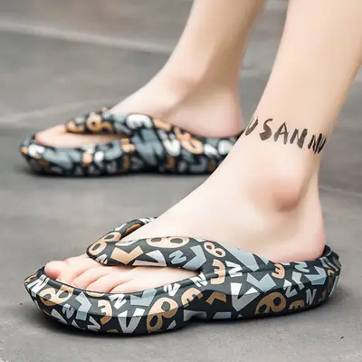 Flip flops men's fashionable outdoor slippers men's summer fashionable outdoor wear men's flip-flops personality Korean style transfer beach sandals