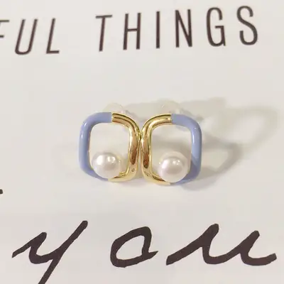 2023 New Natural Freshwater Pearl Earrings Women's 18K Gold-Filled Light Luxury High-end Style Geometric Square Oil Drop Earrings