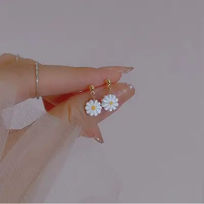 Mini Carved Daisy Earrings 925 Silver Needle Hand Carved