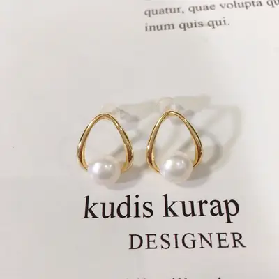 Natural Pearl Earrings for Women 18K Gold Light