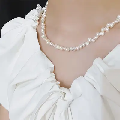 French Retro Pearl Clavicle Chain with Buckle