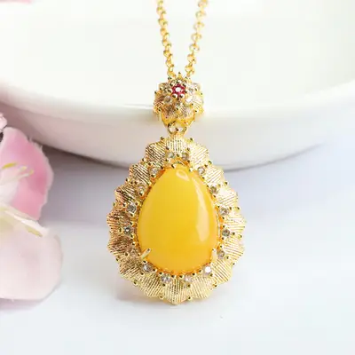 Guan Yu Natural Amber Pendant Full Honey Chicken Oil Yellow Water Drop Necklace