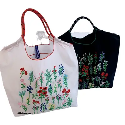 Women's Embroidered Floral Handheld Bag White