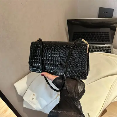 New Stone Grain Black Square Handbag 2023