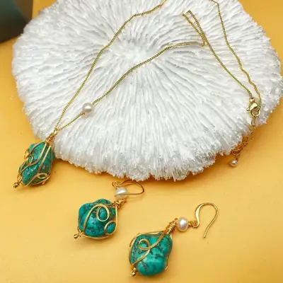 Natural Turquoise Clavicle Necklace for Women