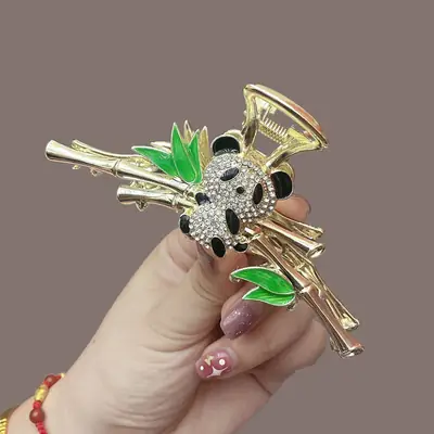 Cute Pearl Panda Hairpin with Green Leaves