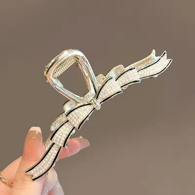 Korean Style Shark Clip Hairpin with Rhinestone Design