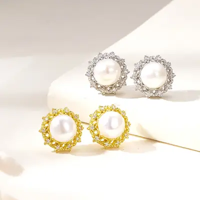 French Retro Pearl Earrings with Small Stars