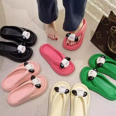 Thick-soled flip-flops cute slippers for women outdoor wear summer 2023 new online celebrity home shit feeling beach slippers wholesale