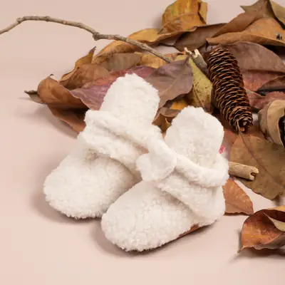 Autumn and Winter new plush baby shoes soft bottom warm coral velvet no drop shoes socks shoes toddler shoes floor socks cotton boots