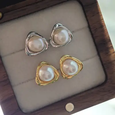 Geometric Triangle Pearl Earrings Set of 4