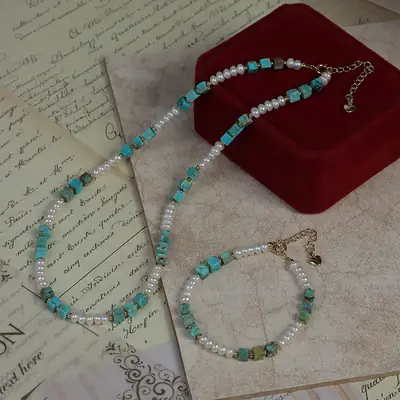 Niche Retro Lake Blue Turquoise Pearl Necklace