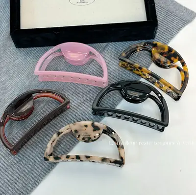 South Korea Gold Mark Hair Grip with Shark Clip