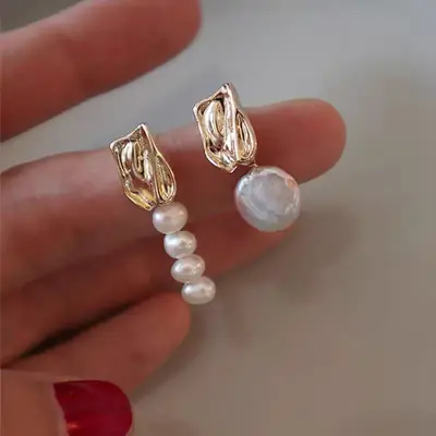 Asymmetric Pearl Earrings for Women Flat Baroque Court Style