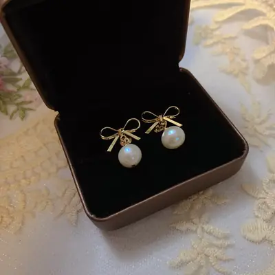 Vintage French Bow Pearl Earrings Gold