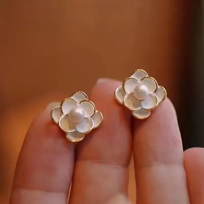 Classic Vintage Camellia Pearl Earrings for Women 4-5mm