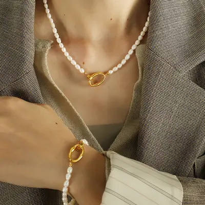 French Style Pearl Necklace Set for Women Elegant Cold Collar