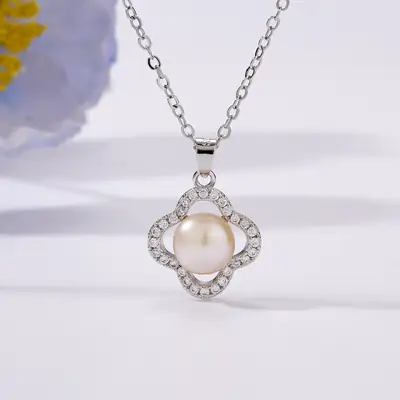Japanese & Korean Style Pearl Pendant Set Gold Chain