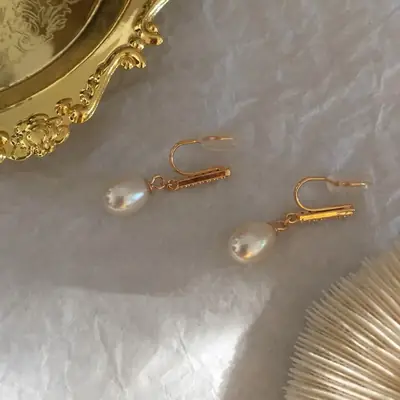 Natural Pearl Drop Earrings with Zircon Rhinestone