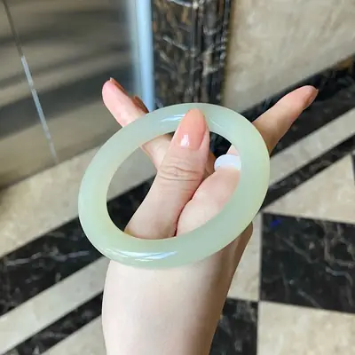 Women's Jade Chubby Round Bracelet Hotan Qingyu
