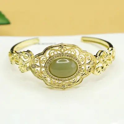 Aiyu Gold Jade Hollow Bracelet Pigeon Egg Design