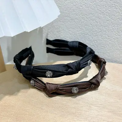 Yuqi Black Satin Skull Top Headband with Rhinestone Decor