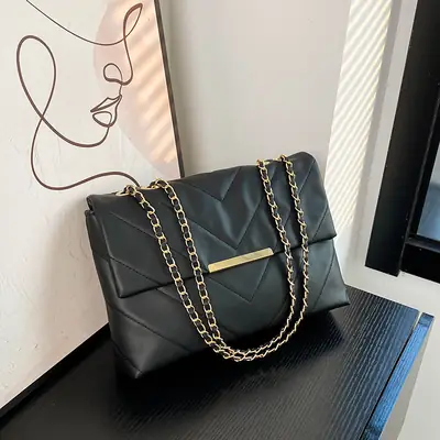 Women's Black Chain Shoulder Bag 2023