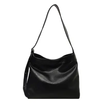Black Leather Shoulder Bag for Women Winter 2023