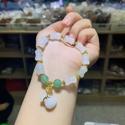 Tian San Green Bamboo Handstring Bracelet with Pearl Drop