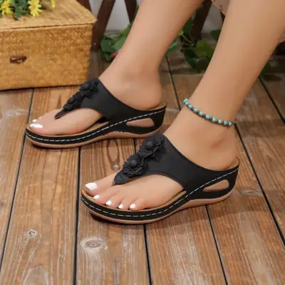 Foreign trade plus size wedge slippers women's summer new European and American flower flip flops lightweight comfortable beach shoes wholesale
