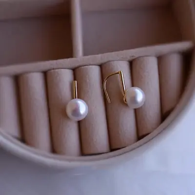 Simple Love Light Luxury White Powder Natural Pearl Ear Hook Steamed Bread Beads Body Silver Gold Plated Note Earrings Earrings
