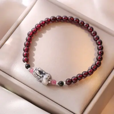 Female S925 Silver Kirin Red Garnet Bracelet